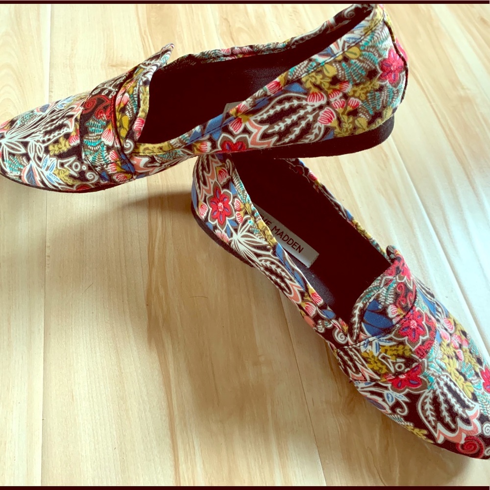 Steve Madden Floral Loafers